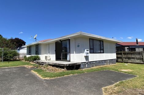 Photo of property in 2/452 Swanson Road, Ranui, Auckland, 0612