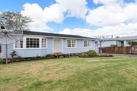 Photo of property in 17 Medina Place, Half Moon Bay, Auckland, 2012