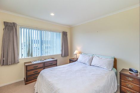 Photo of property in 68 Weraroa Road, Levin, 5510