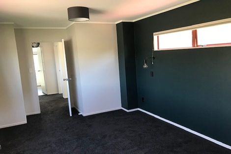 Photo of property in 111 Woodman Drive, Tawa, Wellington, 5028