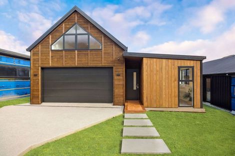 Photo of property in 5 Rowe Drive, Jacks Point, 9371