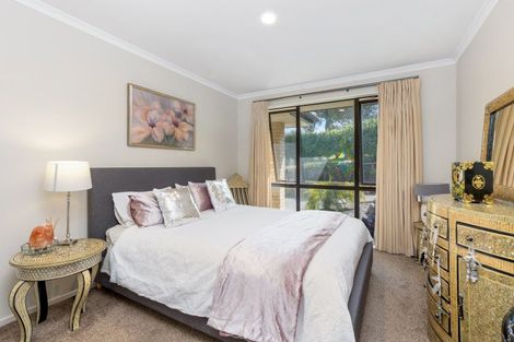 Photo of property in 72 Kittiwake Drive, Schnapper Rock, Auckland, 0632