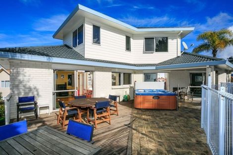 Photo of property in 27 Crestview Place, Browns Bay, Auckland, 0630