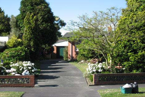 Photo of property in 44 Harrowdale Drive, Avonhead, Christchurch, 8042