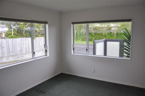 Photo of property in 58a Riversdale Drive, Merrilands, New Plymouth, 4312