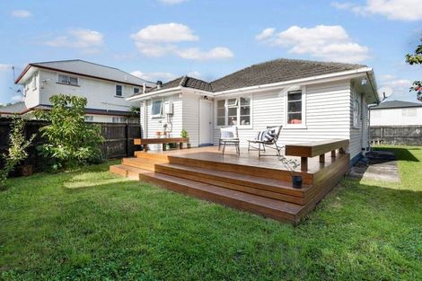 Photo of property in 59 Avondale Road, Avondale, Auckland, 1026
