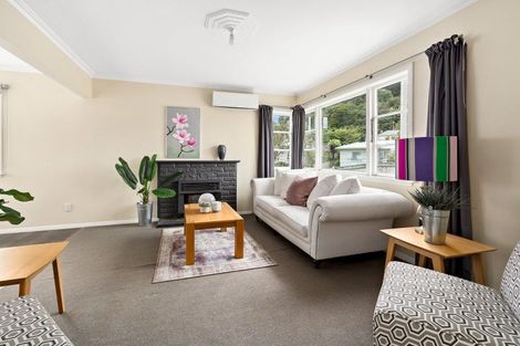 Photo of property in 20 Peel Place, Wainuiomata, Lower Hutt, 5014