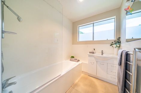 Photo of property in 102 Pinehaven Road, Pinehaven, Upper Hutt, 5019