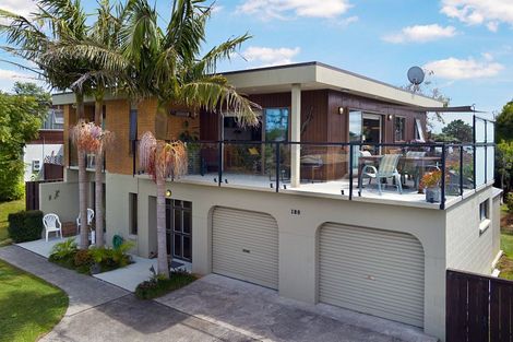Photo of property in 180 Royal Road, Massey, Auckland, 0614