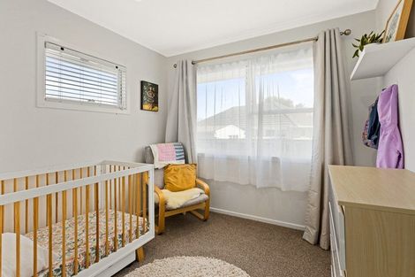 Photo of property in 27 Roby Street, Te Atatu Peninsula, Auckland, 0610