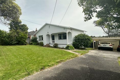 Photo of property in 189 Titirangi Road, Titirangi, Auckland, 0604