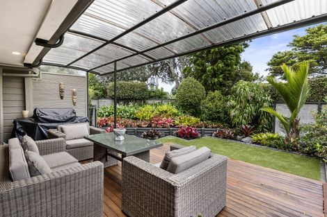 Photo of property in 161 Mellons Bay Road, Mellons Bay, Auckland, 2014