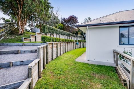 Photo of property in 90 Ridgewood Drive, Ridgewood, New Plymouth, 4371