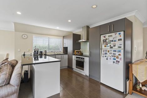 Photo of property in 28 Ina Ville Drive, Pukekohe, 2120