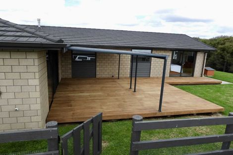 Photo of property in 35 Tahuna Minhinnick Drive, Glenbrook, 2681