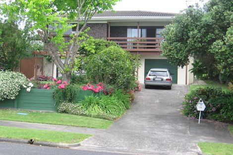 Photo of property in 15 Jade Avenue, Pakuranga Heights, Auckland, 2010