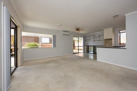 Photo of property in 2/30 Ribblesdale Road, Henderson, Auckland, 0612