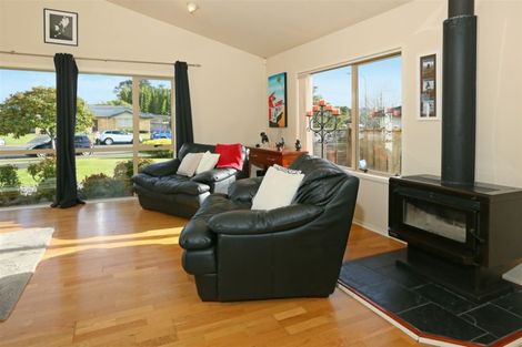 Photo of property in 81 Summerland Drive, Henderson, Auckland, 0612