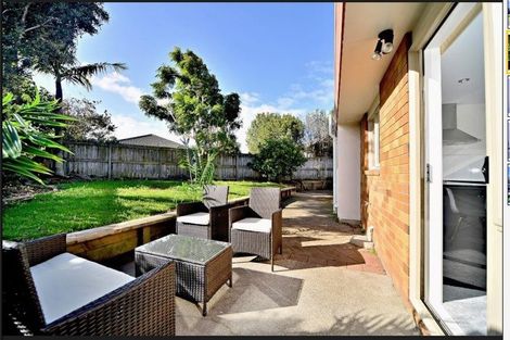 Photo of property in 8 Rebecca Rise, Weymouth, Auckland, 2103