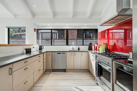 Photo of property in 57 Walton Street, Red Beach, 0932