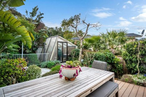 Photo of property in 25a Pohutukawa Avenue, Shelly Park, Auckland, 2014