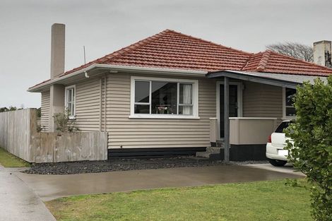 Photo of property in 417 Carrington Street, Upper Vogeltown, New Plymouth, 4310
