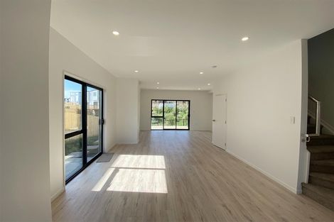 Photo of property in 35b Crestview Rise, Papakura, 2110