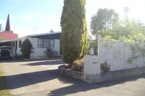 Photo of property in 15 Church Street, Waipawa, 4210