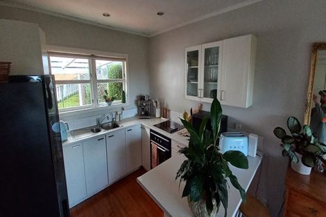 Photo of property in 1/18 Limmer Place, Browns Bay, Auckland, 0632