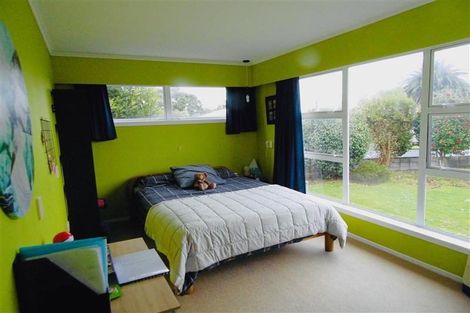 Photo of property in 28 Budleigh Street, Frankleigh Park, New Plymouth, 4310