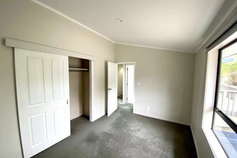 Photo of property in 11 Sumich Place, West Harbour, Auckland, 0618