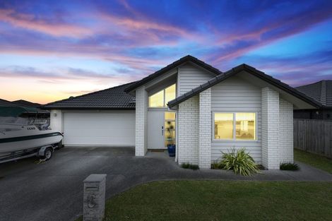 Photo of property in 61 Turnberry Drive, Wattle Downs, Auckland, 2103