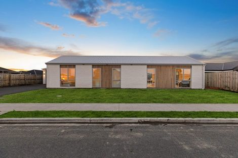 Photo of property in 20 Greig Crescent, Amberley, 7410