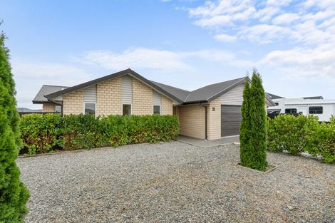 Photo of property in 59 Tiritiri Moana Drive, Pegasus, 7612