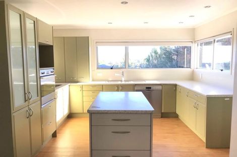 Photo of property in 1 Calman Place, Chatswood, Auckland, 0626