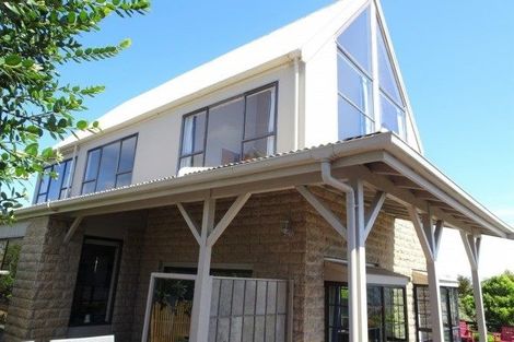 Photo of property in 2 Stanton Crescent, Karoro, Greymouth, 7805