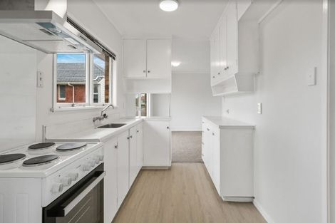 Photo of property in 3/120 Titirangi Road, New Lynn, Auckland, 0600