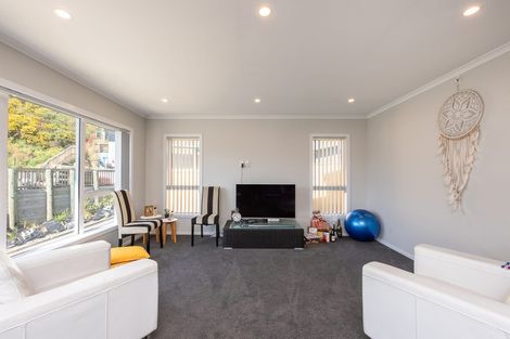 Photo of property in 22 Rarangi Way, Owhiro Bay, Wellington, 6023