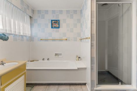 Photo of property in 27 Robinson Road, Whitianga, 3510