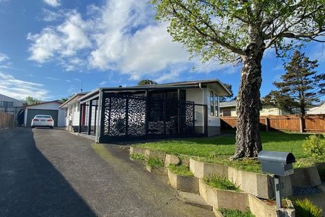 Photo of property in 39 Rhodes Drive, Kelvin Grove, Palmerston North, 4414