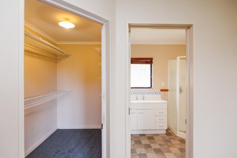 Photo of property in 27 Parnell Heights Drive, Kelvin Grove, Palmerston North, 4414