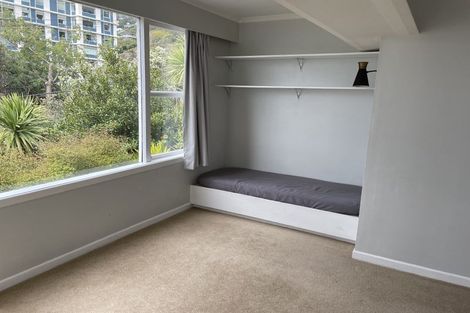 Photo of property in 10a Oriental Terrace, Mount Victoria, Wellington, 6011