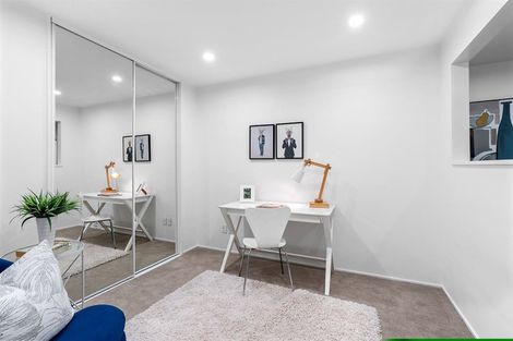 Photo of property in 4b/171 Hurstmere Road, Takapuna, Auckland, 0622