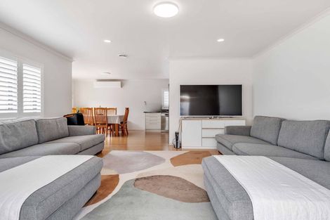 Photo of property in 8 Hansen Place, Takanini, 2112