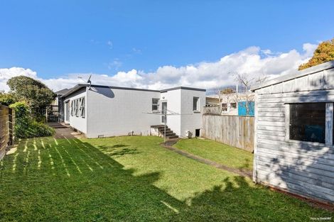 Photo of property in 1/1a Margaret Place, Milford, Auckland, 0620