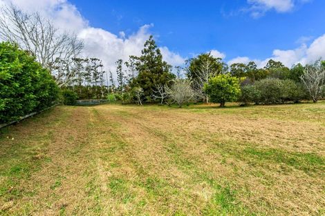 Photo of property in 76 Awa Road, Kumeu, 0891