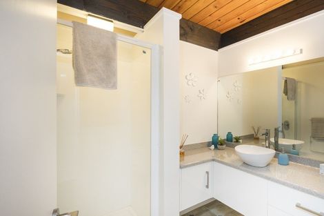 Photo of property in 11 Chilton Grove, Hokowhitu, Palmerston North, 4410