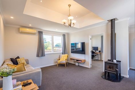 Photo of property in 53 Kirk Street, Otaki, 5512