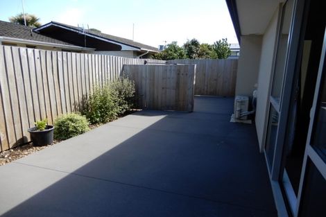Photo of property in 2/15 Cross Street, Phillipstown, Christchurch, 8011