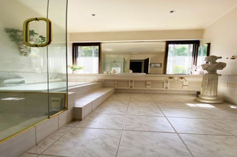 Photo of property in 18 Burford Place, Mellons Bay, Auckland, 2014